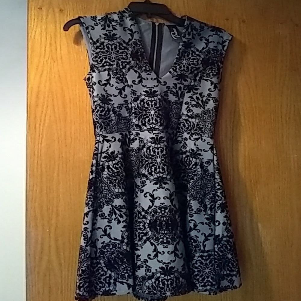 Patterned black/grey dress